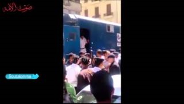 بالفيديو.. هتافات «حرية» لاستقبال متظاهري جمعة الأرض أمام «عابدين»