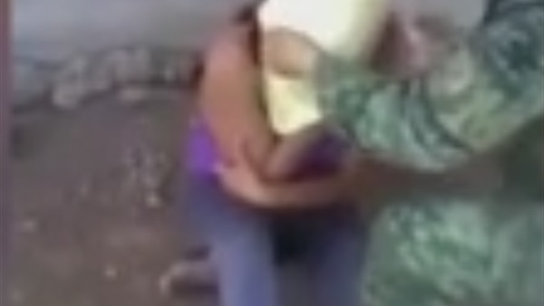 جنديان بالمكسيك يعذبان امرأة لاجبارها على الكلام 