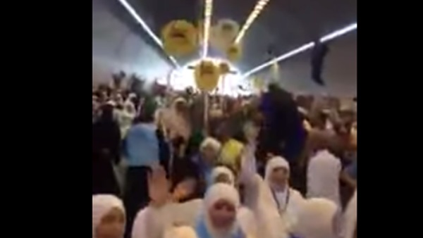 بالفيديو..حجاج إيرانين بمشعر منى يهتفون: «لبيك ياحسين» 