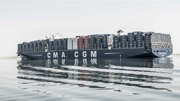 بالصور..عبور ثاني أكبر سفينة حاويات  في العالم بقناة السويس الجديدة 