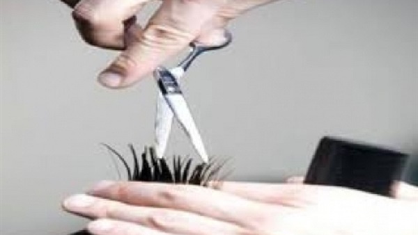 زوج يحلق شعر زوجته بسبب رفضها زواجه من أخرى 