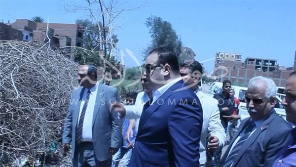 بالصور.. جولة تفقدية لمحافظ الفيوم بمنطقة الصيفية  
