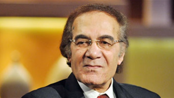 بالفيديو.. محمود ياسين يسخر من شائعة وفاته