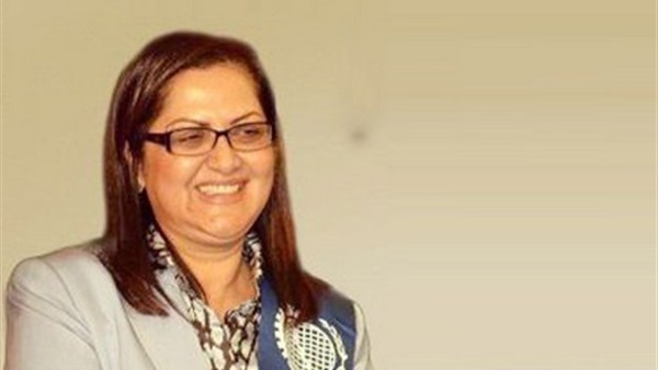 خبيرة سياسية: كلية السياسية والإقتصاد قدمت رموز مشرفة 