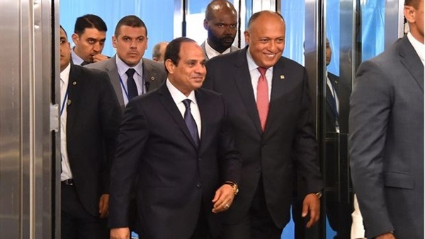 السيسى يبحث مع نظيره الفلسطينى سبل وقف الإعتداءات على الأقصى 