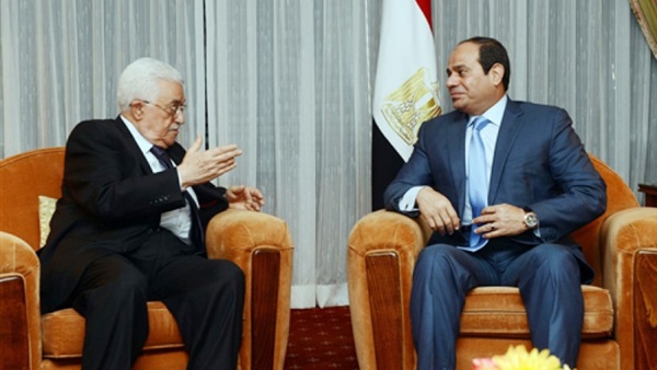 "السيسي" يبحث مع عباس دور  السلطة في إعمار غزة  