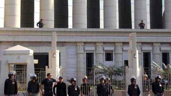 تأجيل نظر منع ناشطين من التصرف في أموالهما 