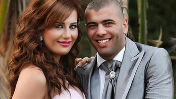 بالصورة..خناقة بين زوجة «متعب» ومشجعة أهلاوية  