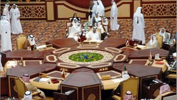 القمة الخليجية تؤكد رفضها للتدخلات الإيرانية