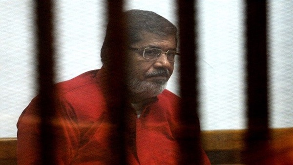 اليوم.. الحكم على مرسي في قضية التخابر مع قطر 