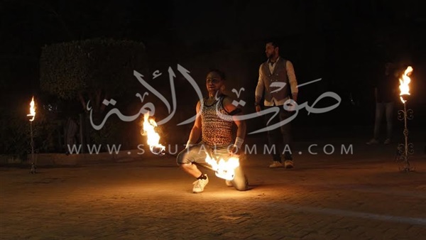 بالصور..اللعب بالنيران في افتتاح المسرح العالمي