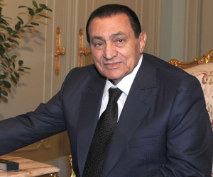 «مبارك» يلجأ للقضاء لاستعادة 61 مليون أسهم لدى «مصر المقاصة» بعد تبرئته