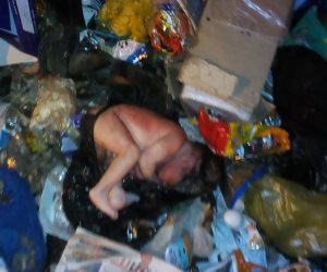 طالبة تتخلص من طفلتها لرفض الأب الاعتراف بها