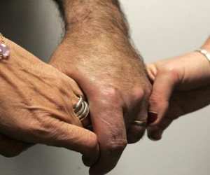 دولة عربية تمنح قروض للراغبين في الزواج بثانية.. وغضب عارم وسط نساءها