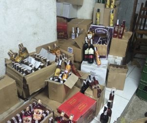 ضبط 4190 زجاجة بيرة وخمور مختلفة غير خالصة الرسوم الجمركية بالإسكندرية