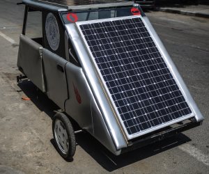 افتتاح أول محطة للطاقة الشمسية ومصنع مصري للسيارات المصفحة بالسويس اليوم