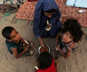 هل ينجح برنامج الأغذية العالمي في إنقاذ 24 مليون يمني من المجاعة؟