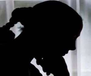 «اللصة العاشقة».. تسرق مجوهرات والدتها لتتزوج حبيبها 