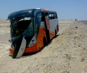 بالأسماء.. إصابة 17 في حادث أتوبيس على الطريق الصحراوي الشرقي