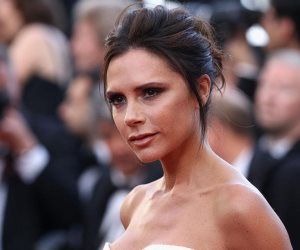 فيكتوريا بيكهام تعلن عن أول مجموعة تصميمات لها وتعاونها مع بيت أزياء أمريكى