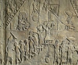 «بسماتيك».. محرر طيبة من «الآشوريين» (انفوجراف)