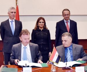 وزيرة الاستثمار تشهد توقيع اتفاق تمويل محطة الرياح بخليج السويس 