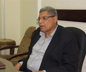 «أبو عيانة»: نرفض التصعيد ونسعى إلى الوصول لحلول وسط مع الرئاسة