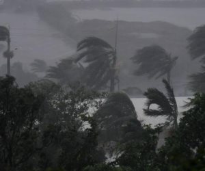 إعصار ديبي الاسترالي (صور)