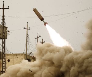طائرات إسرائيلية تستهدف الأراضي السورية بالصواريخ والدفاعات الجوية تتصدى لها