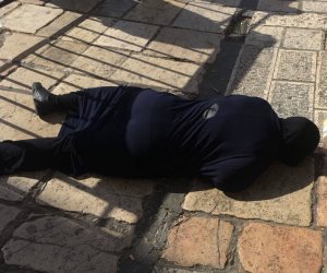 إسرائيل تطلق النار على سيدة في القدس (فيديو)