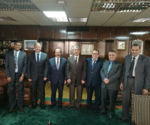 شاكر يستقبل وزير الكهرباء والمياه البحريني لدعم التعاون