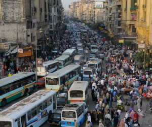  كثافات مرورية مرتفعة بمحاور القاهرة والجيزة