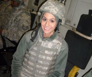 «بلا وجع قلب».. فتاة تترك انجازاتها في الجيش الأمريكي لتصبح عارضة أزياء