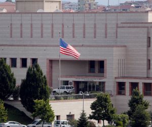 السفارة الأمريكية تعلن إعادة فتح مركزها الثقافى بالقاهرة بعد توقيع ترامب على الاعتمادات المالية