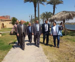 محافظ المنيا يبحث مع وفد «الري» أعمال حملة إزالة التعديات على النيل
