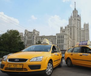 سيارات الأجرة في «بطرسبرج» تنقل مصابي حادث انفجار المترو مجانا