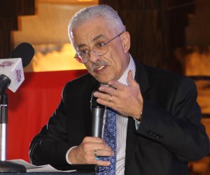«اطمئنوا الوزير بخير".. التعليم" توضح حقيقة وقوع حادث للدكتور طارق شوقي