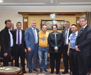 «عبده» تبحث مع مستثمرين مصريين وصينيين إقامة مصنع للسفن برشيد