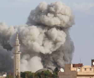 المرصد السوري: مقتل 15 شخصا في انفجار ألغام في ريف الرقة 