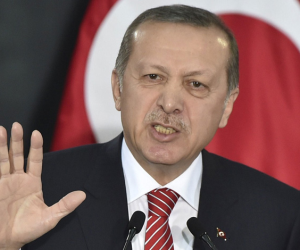 هل حصل ديكتاتور تركيا على الابتدائية؟.. أردوغان «ملك ملوك» التصريحات الهلامية