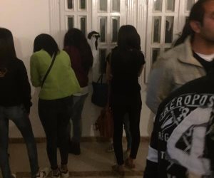 ضبطت شبابا يتعاطون مخدرات.. القصة الكاملة لاقتحام أجهزة الأمن لـ«فيلا الإسكندرية» (فيديو)