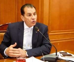 حاتم باشات يطالب البرلمان الإفريقى بالتصويت للمرشحة المصرية