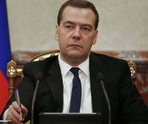 رئيس الوزراء الروسي يقدم تعازيه لمصر 
