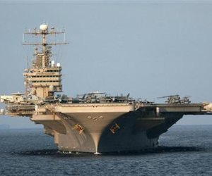 مسؤول أمريكي: حاملة طائرات أمريكية تتجه مع أسطولها نحو شبه الجزيرة الكورية