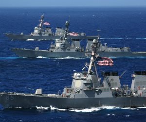 مسؤول أمريكي: سفن حربية أمريكية ستتحرك نحو شبه الجزيرة الكورية عبر المحيط الهادئ