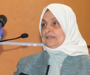 وزيرة العمل الكويتية تغادر القاهرة
