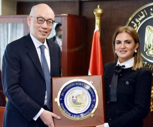 سحر نصر تبحث مع شركة هاتشيسون الصينية الاستثمار فى مشروعات قطاع النقل البحرى 