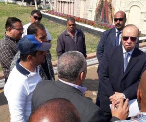 محافظ القاهرة يتفقد تطوير الجداريات الأردنية بميدان تريومف (صور)