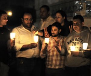 حزب مستقبل وطن ينظم وقفة بالشموع بالجيزة لتأبين ضحايا الكنيستين