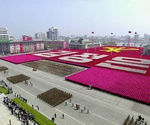 احتفالات كوريا الشمالية بالذكرى الـ105 لميلاد مؤسس الدولة (فيديو وصور)